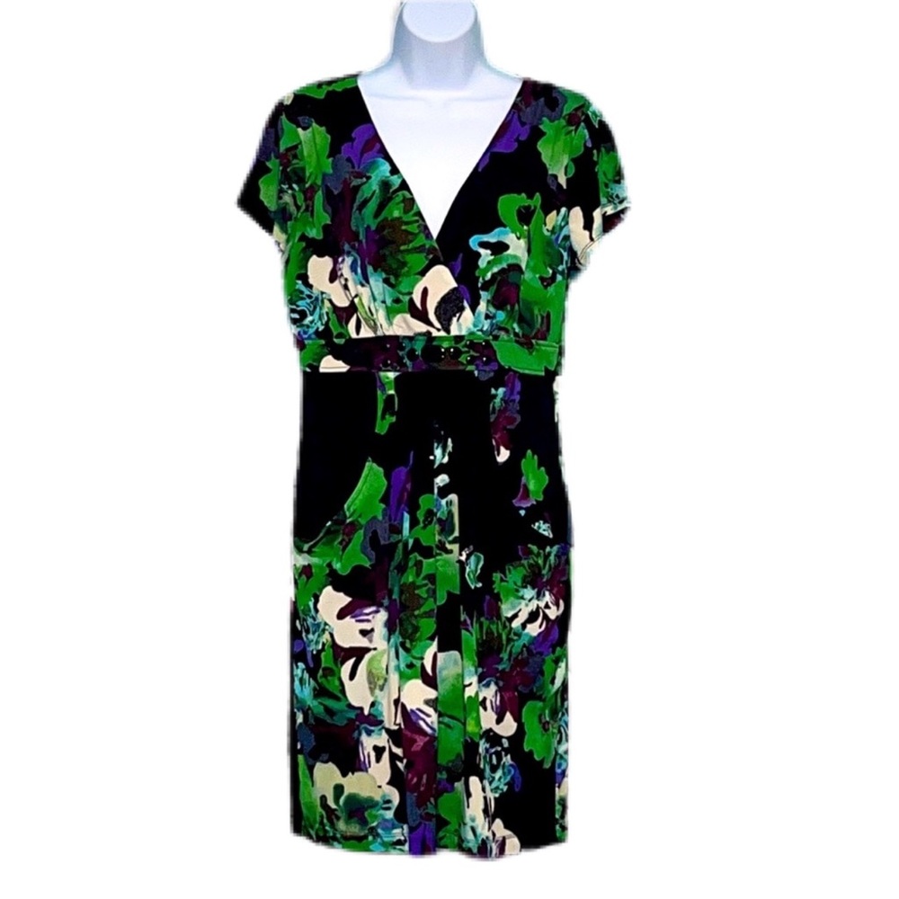 Colorful dress with pockets and embellishments.